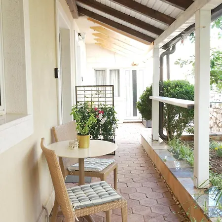 Apartment Coco Hvar Town